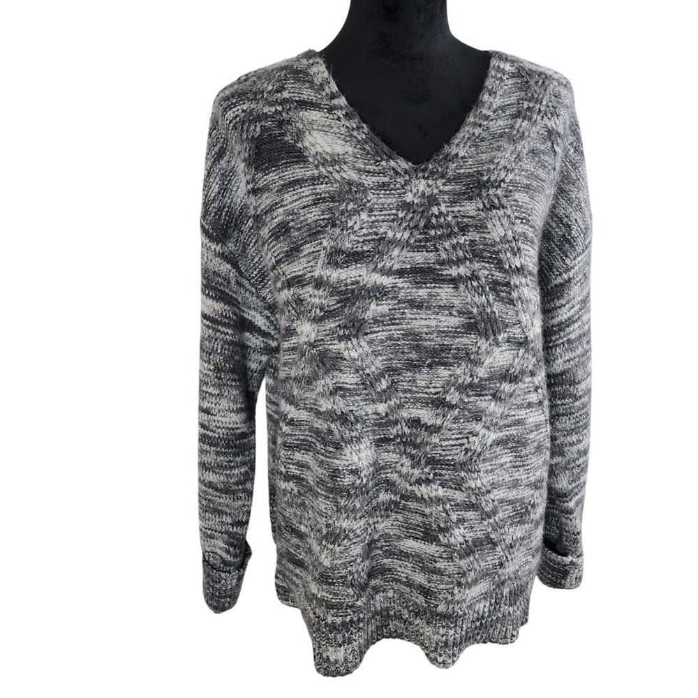 A.N.A a new approach Size XL Gray V-neck Cozy Herringbone Knit Long Slv Sweater